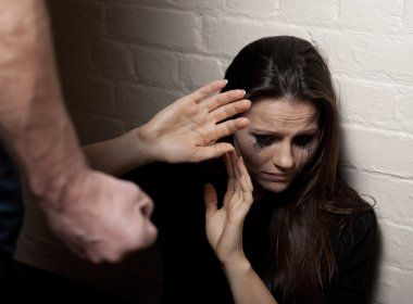 Registro de violência contra mulher em prontuário médico é aprovado na Câmara